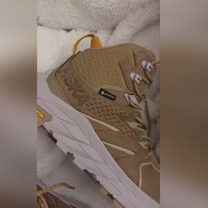 Indoors Wear Hoka One One Hiking Boots Women Sz 9 Dune/Lilac Anacapa Mid GTX